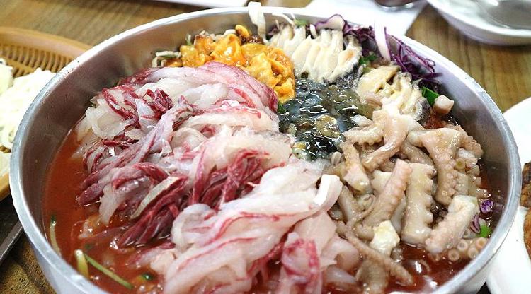 을왕리 해수욕장 맛집, 진짜 현지인 추천은 따로 있다? 여름 바다의 반전 맛집 리스트!