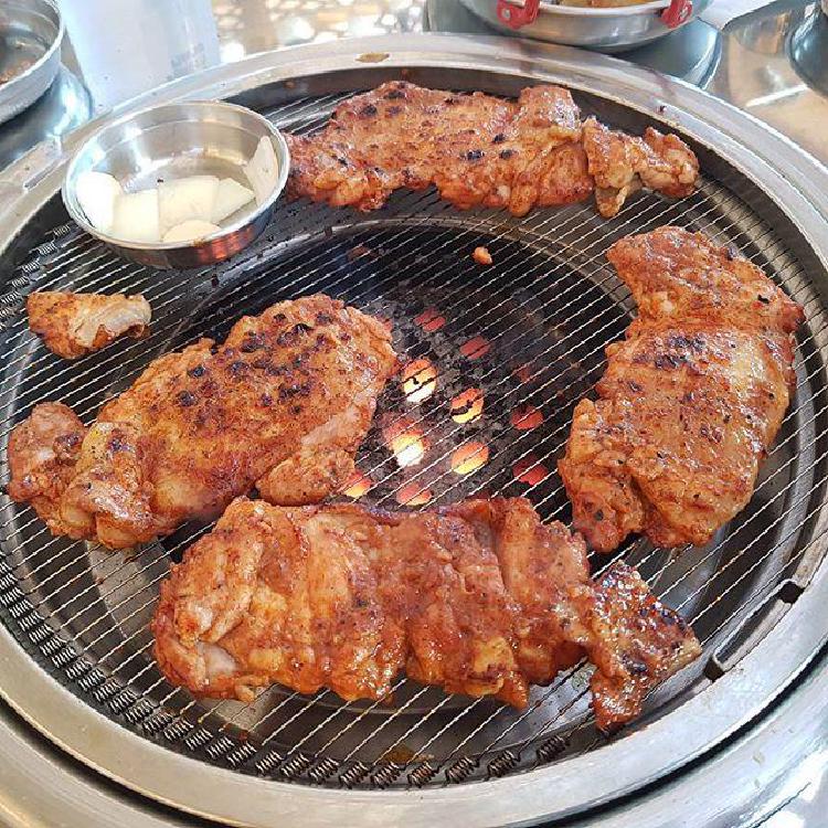홍천 간장닭갈비 맛집, 현지인도 놀란 진짜 맛의 반전!