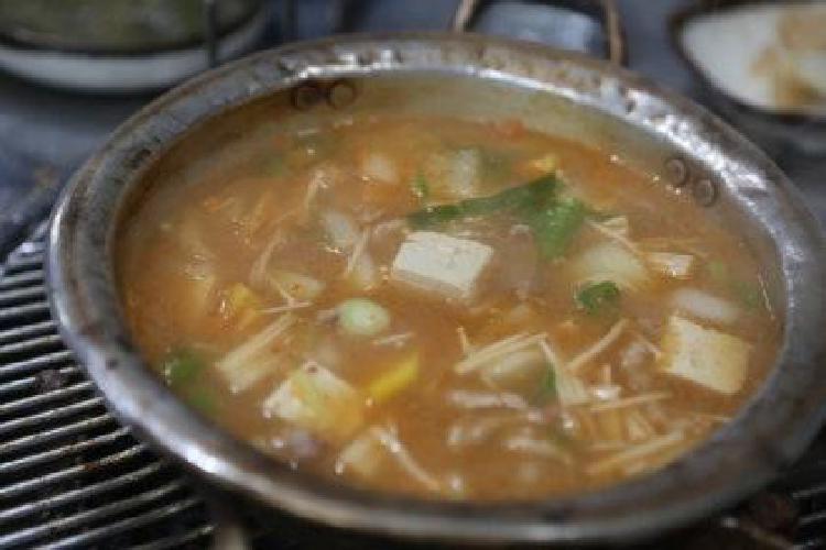 협재해수욕장 된장찌개, 제주 바다에서 먹는 진짜 맛의 반전 경험!