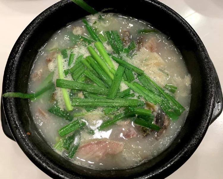 밀양 맛집 국밥, 왜 이렇게 인기일까? 숨겨진 비밀 대공개!