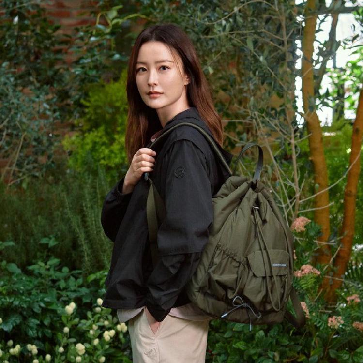 만다리나덕 백팩 여성